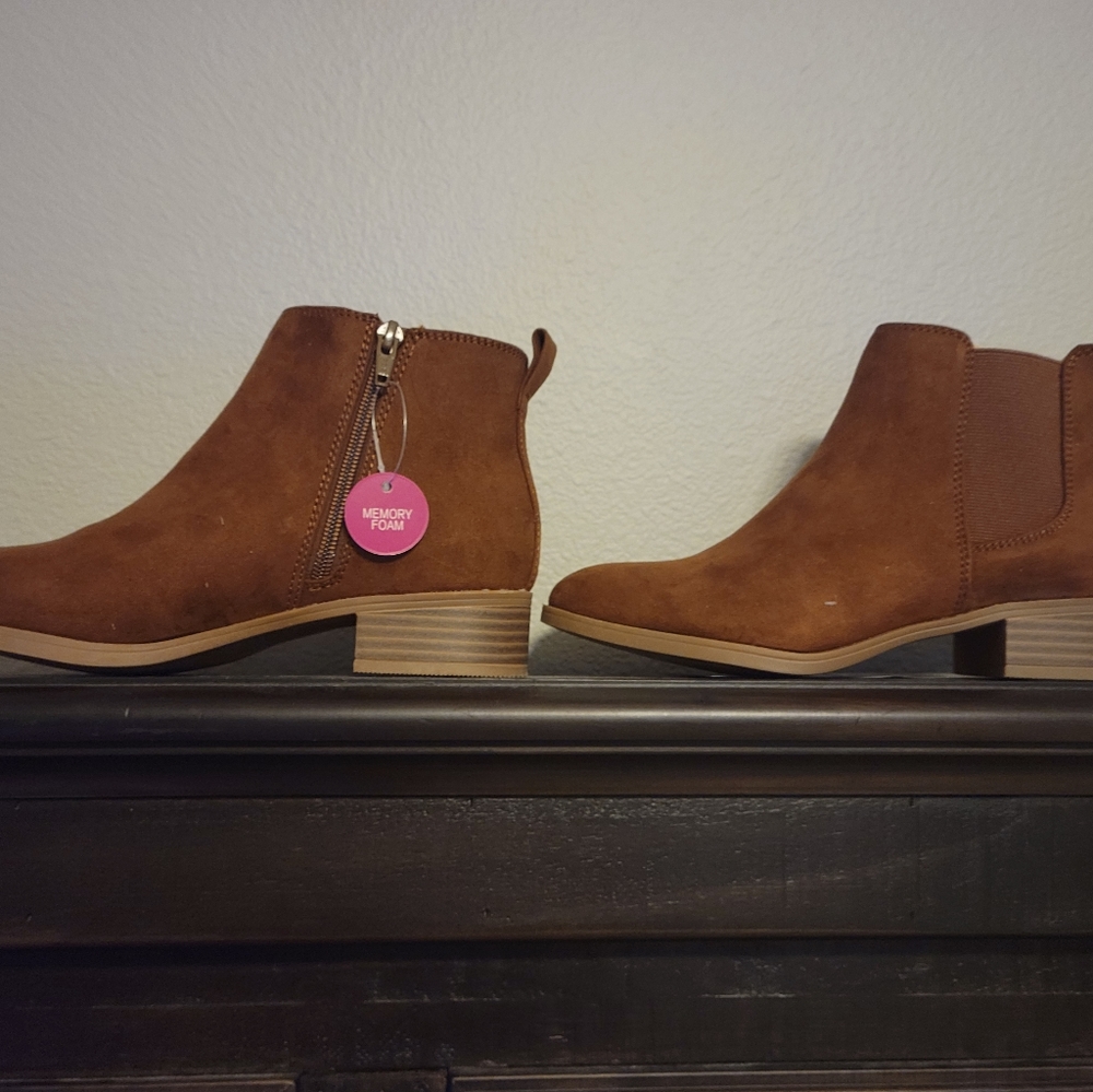Low cut booties